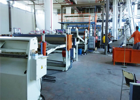 Κίνα 700kw HDPE πλαστική γραμμή εξώθησης φύλλων με το αυτόματο σύστημα 3000kg/hr τροφοδοσίας προμηθευτής
