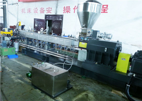 Κίνα Διπλή μηχανή εξωθητών βιδών πλαστική με την υψηλή αποδοτικότητα παραγωγής 500kg/hr προμηθευτής